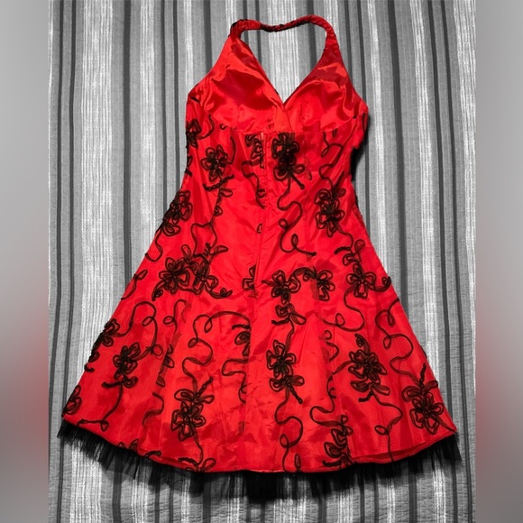 Josh & Jazz red and black halter cocktail dress, size 11/12 - Picture 2 of 9